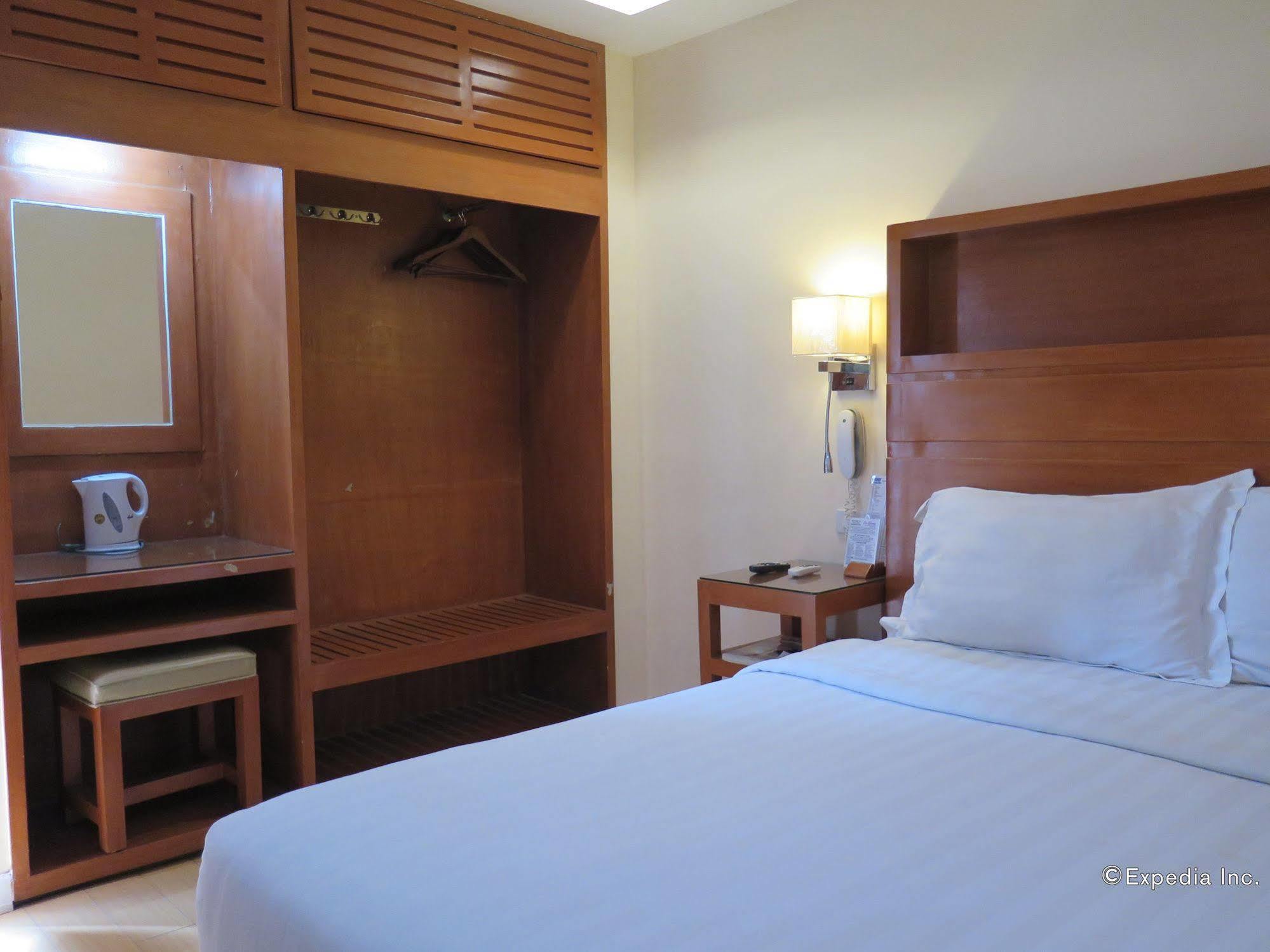 La Gloria Residence Inn Cebu Bagian luar foto
