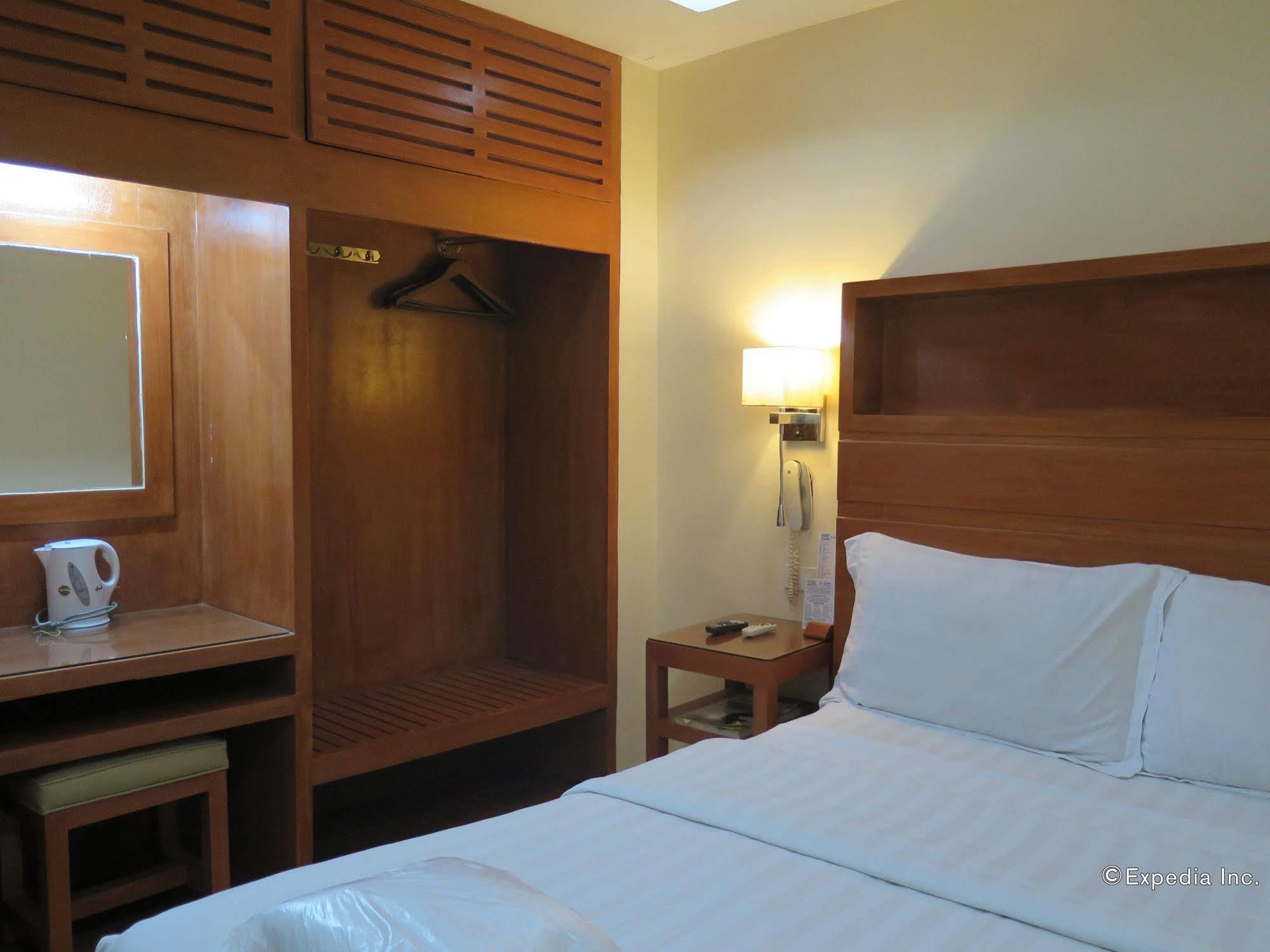 La Gloria Residence Inn Cebu Bagian luar foto